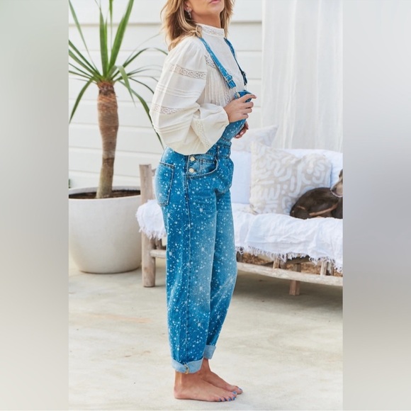 🎉LAST PIECE🎉Free People Ziggy Denim Overalls - Beach Splatter - Picture 3 of 11